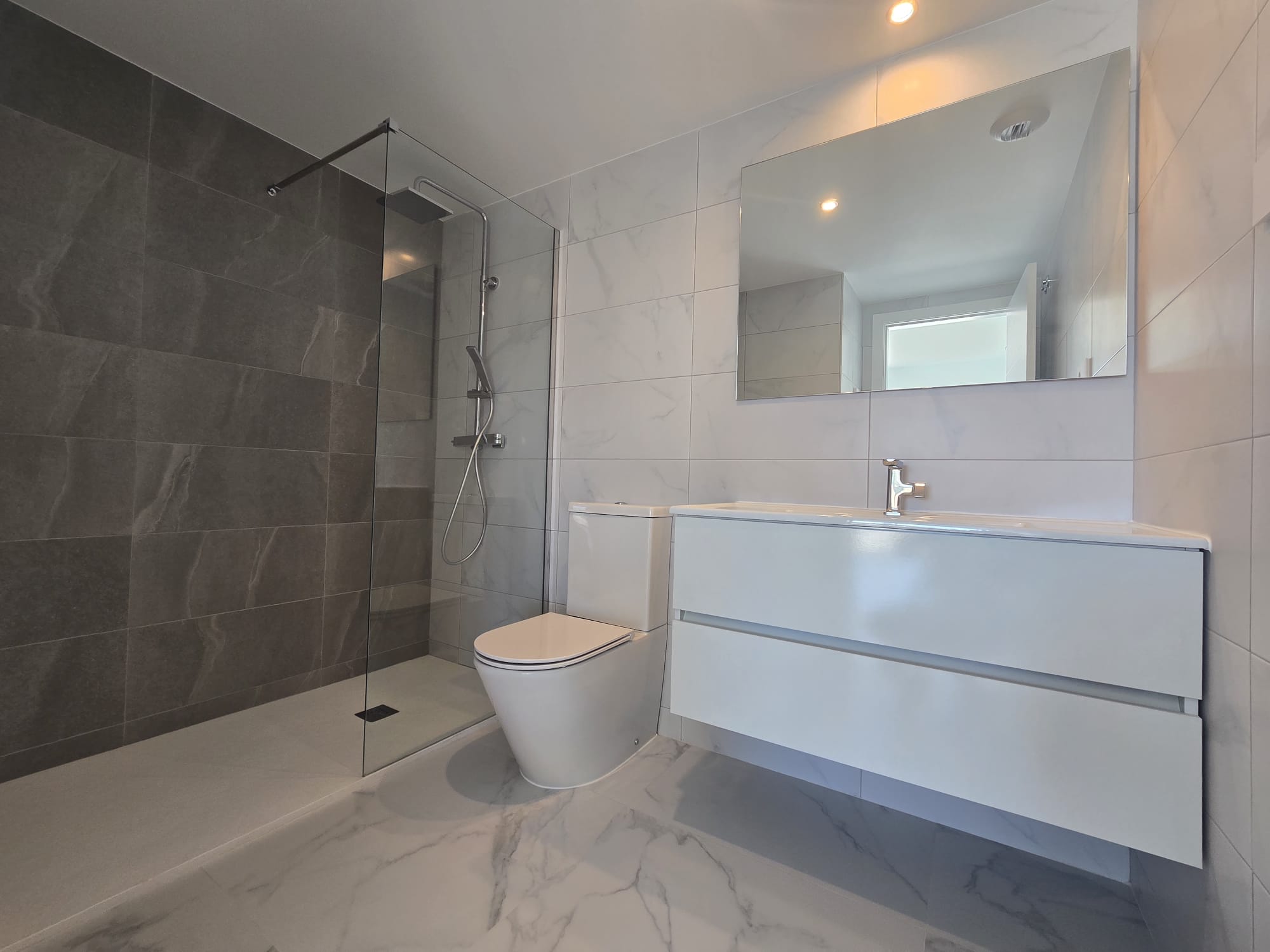 WhatsApp Image 2026-03-17 at 15.16.17