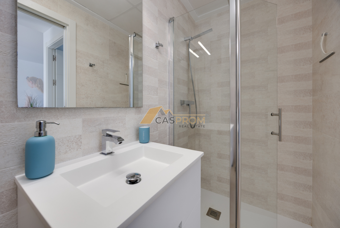 ÁTICO MODERNO CON SOLARIUM PRIVADO EN PILAR DE LA HORADADA