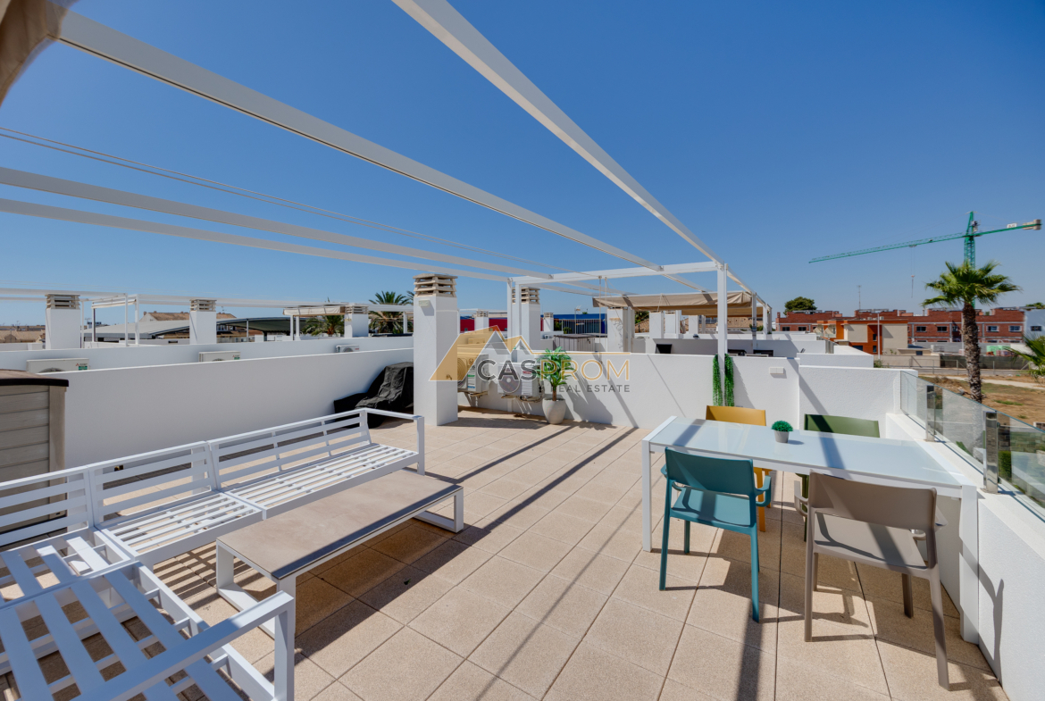 ÁTICO MODERNO CON SOLARIUM PRIVADO EN PILAR DE LA HORADADA