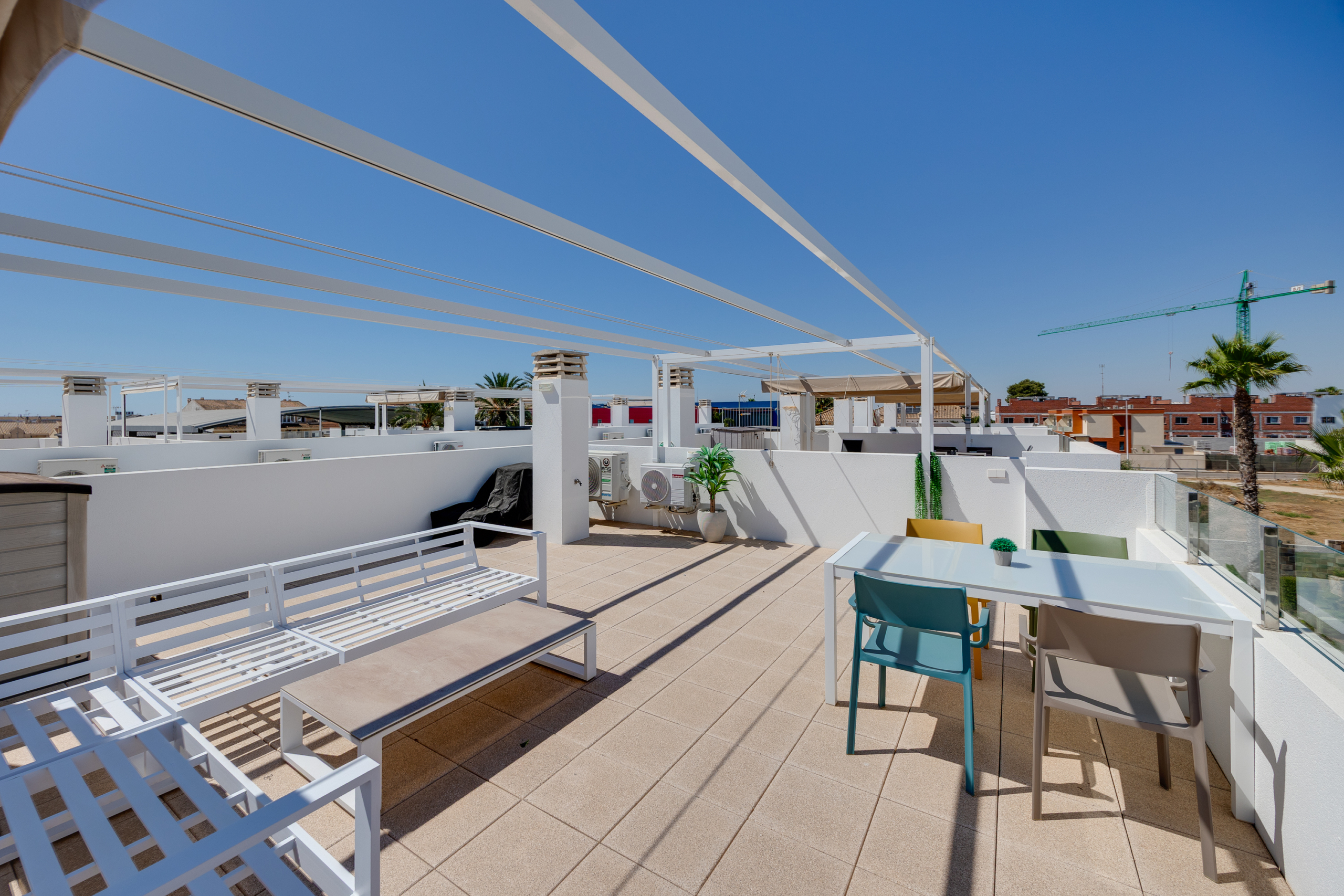 ÁTICO MODERNO CON SOLARIUM PRIVADO EN PILAR DE LA HORADADA