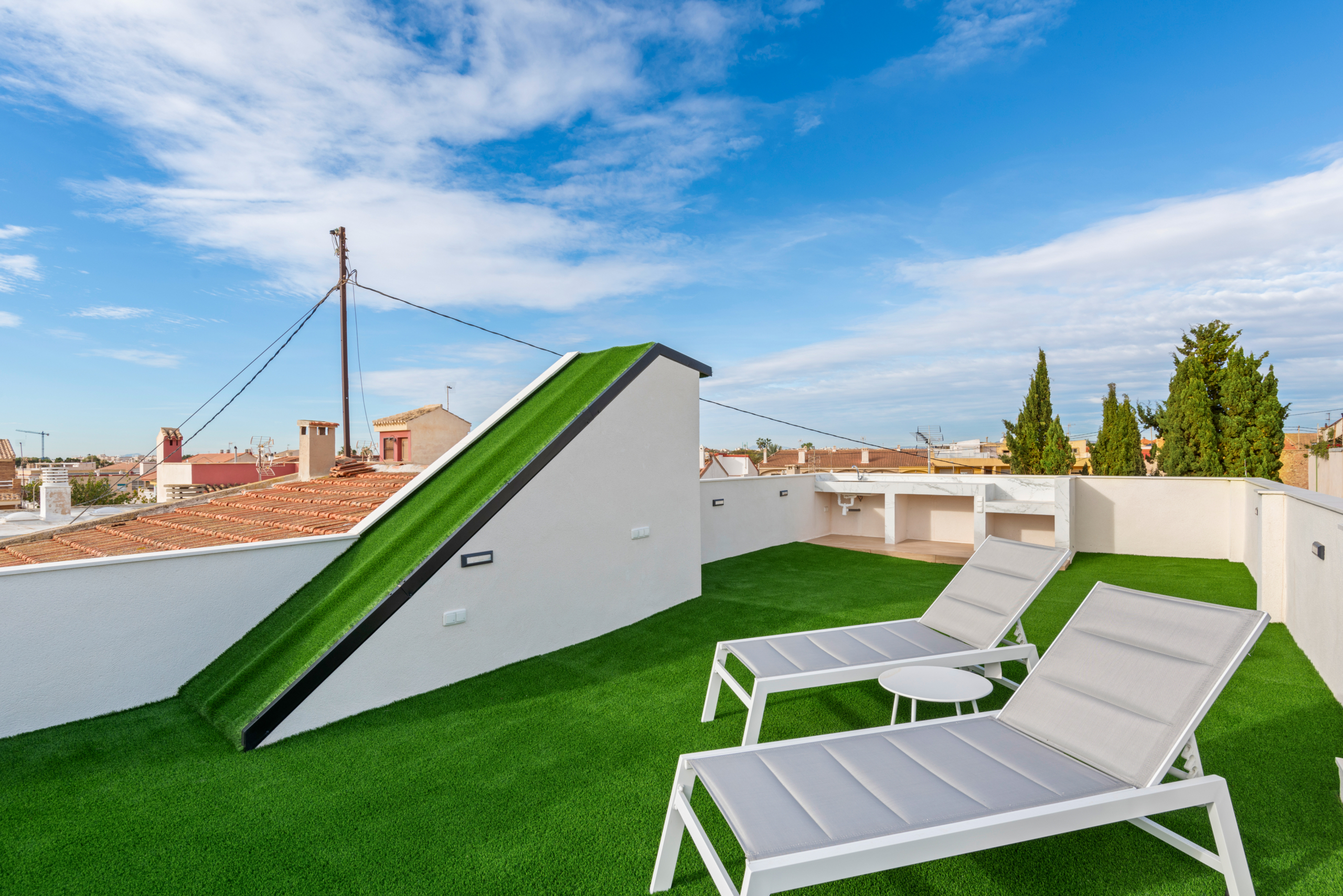 VILLA DE LUJO CON PISCINA PRIVADA, A SOLO 50 M DE LA PLAYA EN TORRE DE LA HORADADA