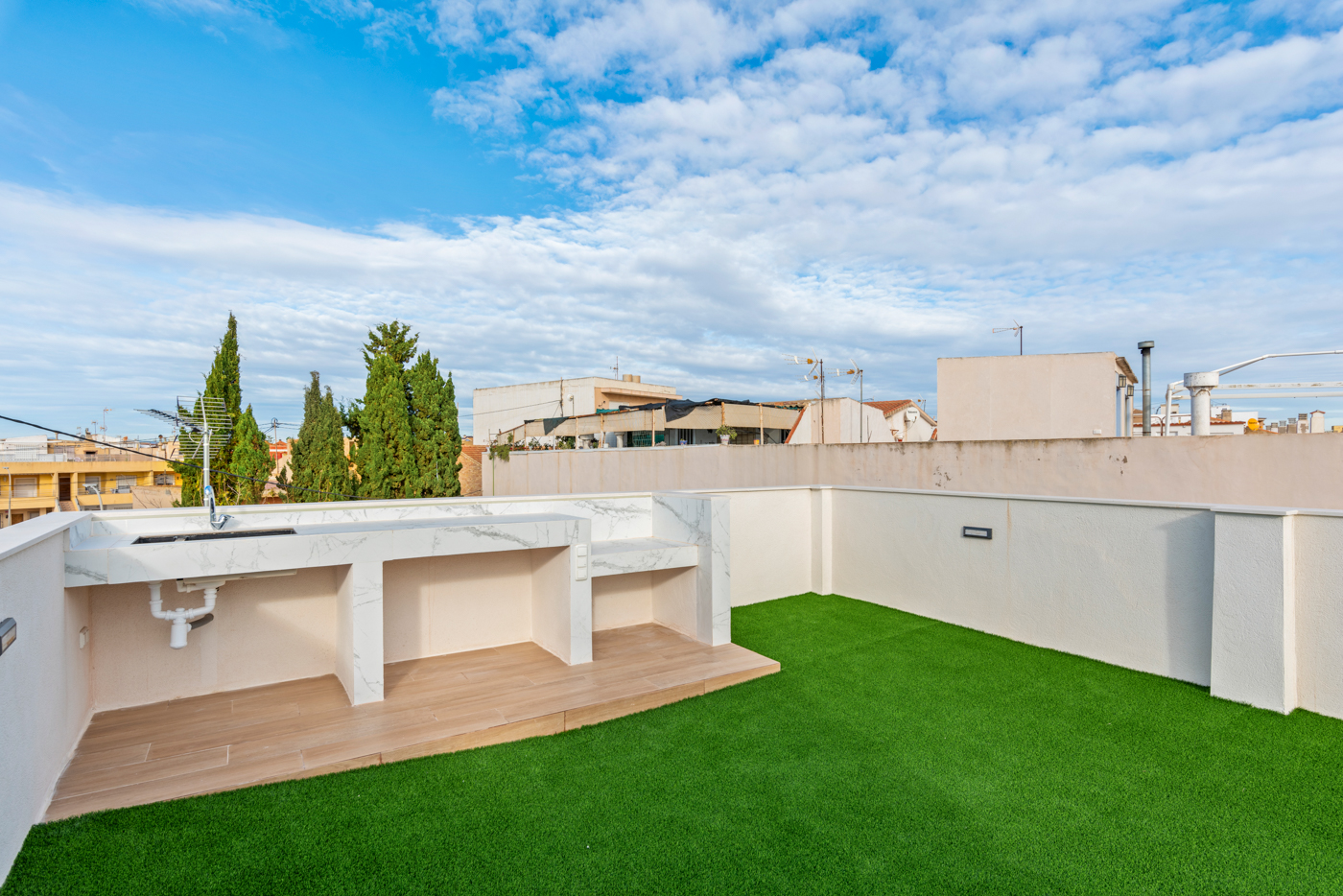 VILLA DE LUJO CON PISCINA PRIVADA, A SOLO 50 M DE LA PLAYA EN TORRE DE LA HORADADA